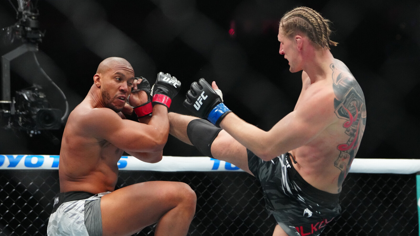 UFC Announces Main Card For Blockbuster UFC 334 Yardbarker