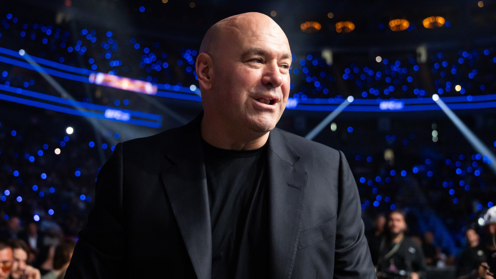 דנה וייט משתמש בעוזר AI במסיבת העיתונאים של UFC 330
