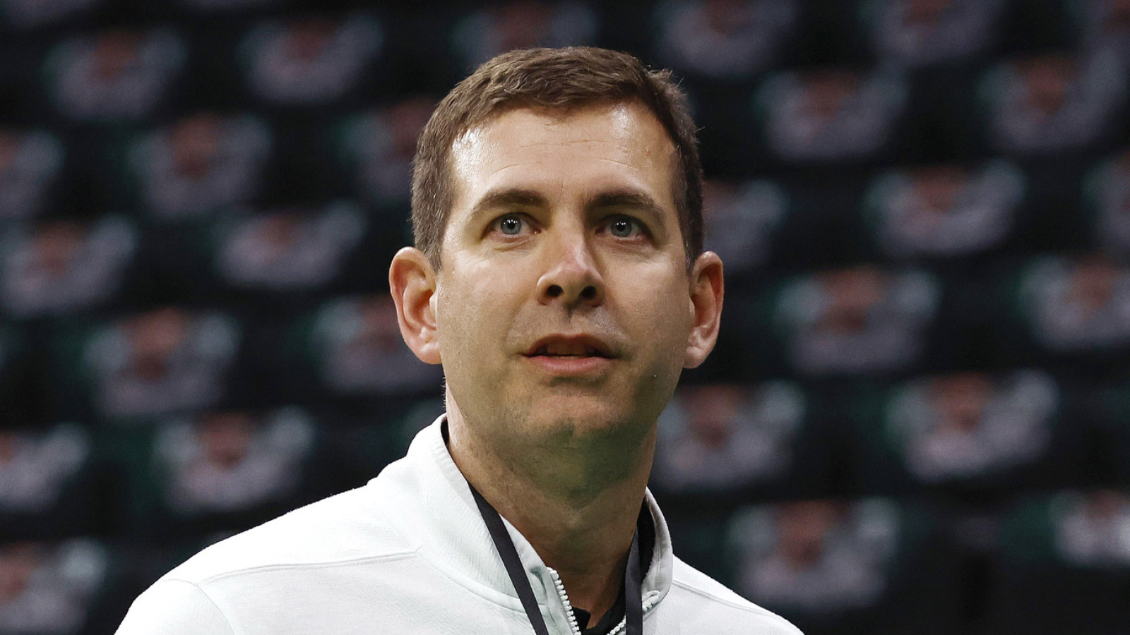 https://www.yardbarker.com/media/f/a/fae8d18f11ff1f3410cceb1f86138a09a0a56469/thumb_16x9/celtics-wait-trade-deadline-move-recently-added.jpg?v=1