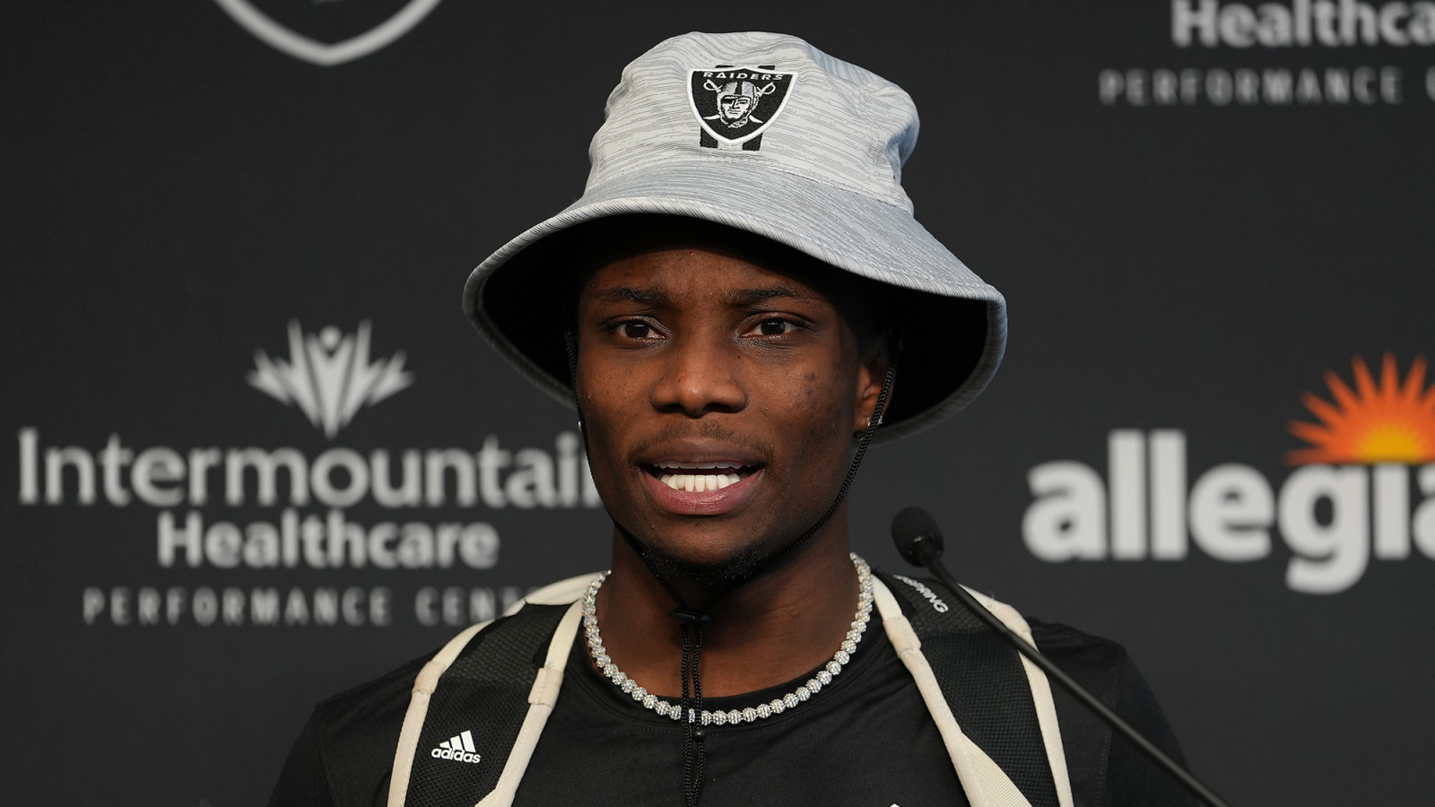 https://www.yardbarker.com/media/f/b/fb34210295e5efa6a132cfdc18667471248ae587/thumb_16x9/former-raiders-wr-henry-ruggs-denied-parole.jpg?v=1
