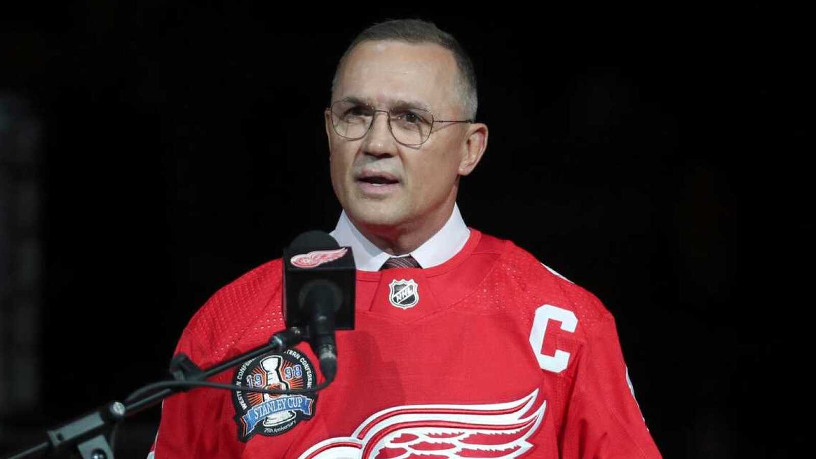 https://www.yardbarker.com/media/f/b/fb48fc749a2a43051d7eebb3d8ac996d6175e24f/thumb_16x9/steve-yzerman-talks-fans-1997-98-stanley-cup-run.jpg?v=1