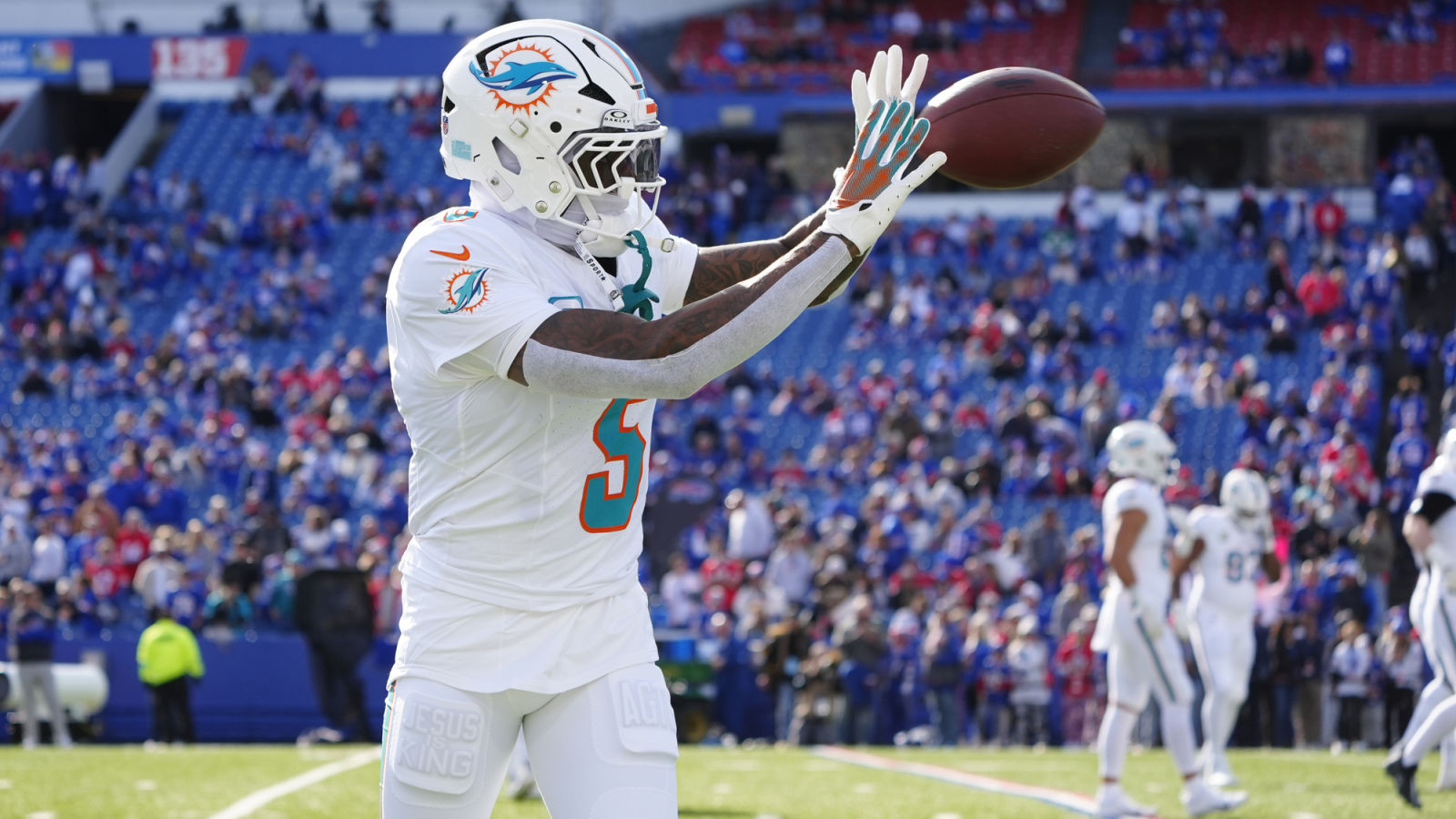 https://www.yardbarker.com/media/f/b/fb4ade57afb20f3e70c6eb4681d1368cc6b21737/thumb_16x9/steelers-steal-cb-jalen-ramsey-exciting-trade.jpg?v=2