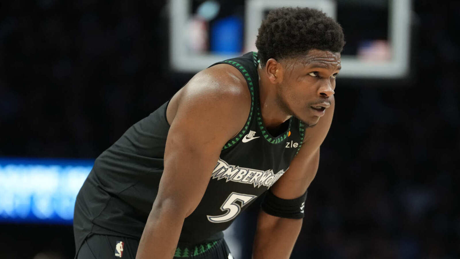 https://www.yardbarker.com/media/f/b/fb50068110f4546ee09ffc78dc2ba42e512152ec/thumb_16x9/anthony-edwards-reacts-victor-wembanyamas-ejection.jpg?v=1