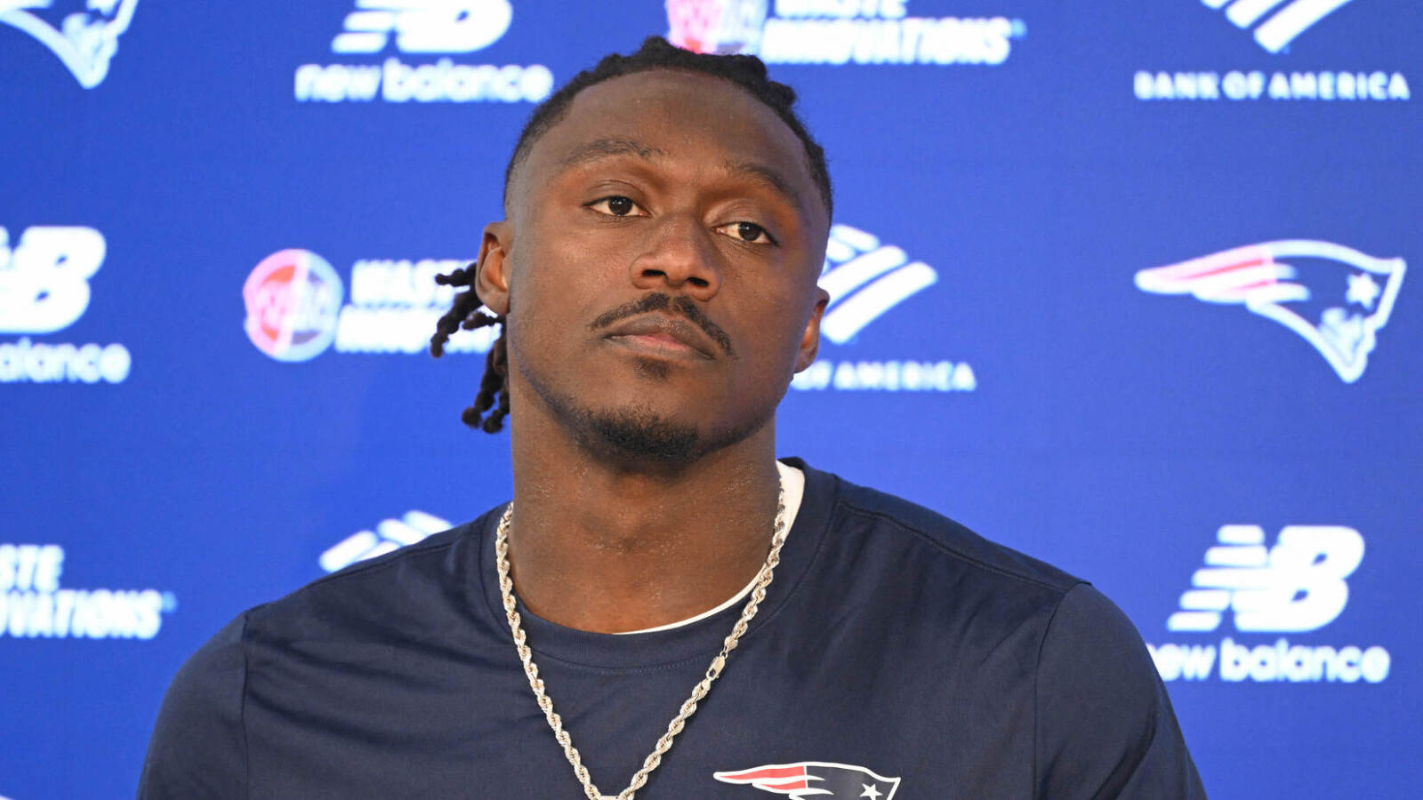 https://www.yardbarker.com/media/f/b/fb8770f7539d3af0424fbf3b0a0d5f9d7ea2ba79/thumb_16x9/patriots-worrisome-aj-brown-injury-update.jpg?v=1