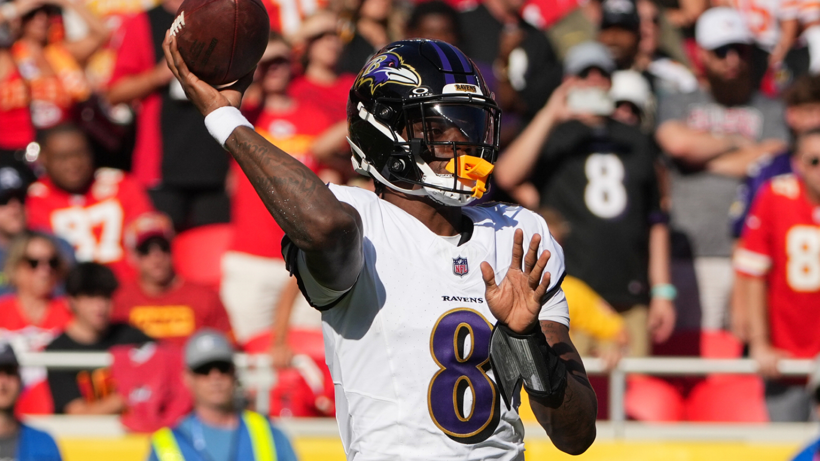 https://www.yardbarker.com/media/f/b/fb9ce5165c9737f069efd7496c7277775fcd2e6f/thumb_16x9/ravens-receive-good-lamar-jackson-news-time.jpg?v=1
