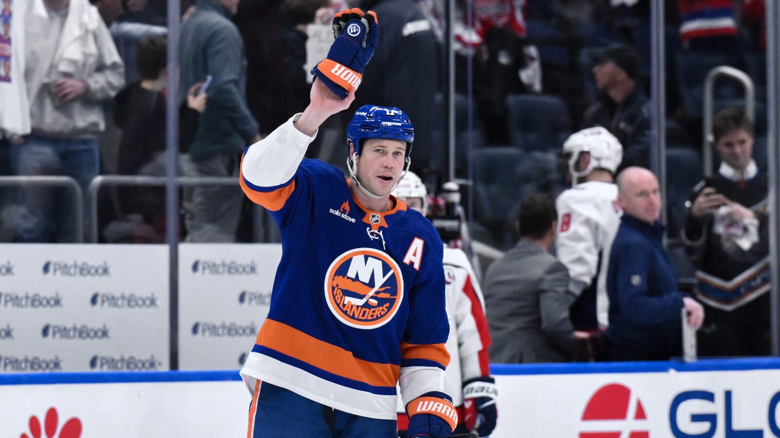 Matt Martin announces retirement, steps into front office role with ...