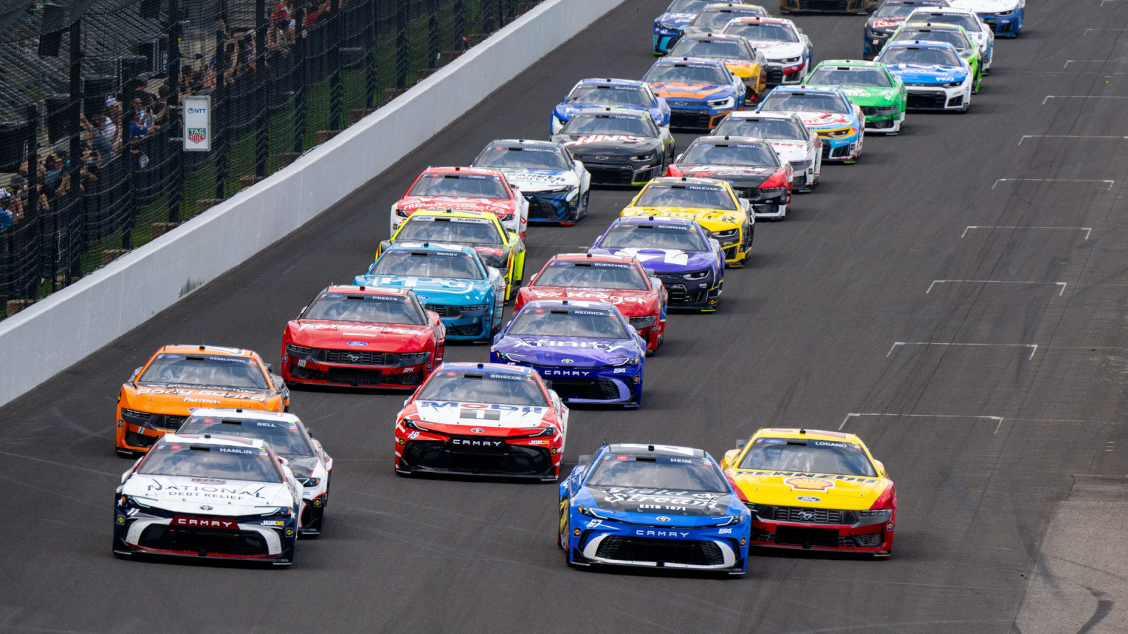 https://www.yardbarker.com/media/f/c/fc208a089ea4fe57571cbc66166124fa061241de/thumb_16x9/first-two-weeks-2027-nascar-schedule-put-strain.jpg?v=1