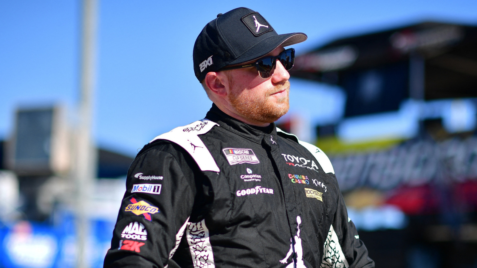 https://www.yardbarker.com/media/f/c/fc6080abd3e04df00ad5db87c9a7f0ef4ac09751/thumb_16x9/tyler-reddick-wins-freeway-insurance-500.jpg?v=1
