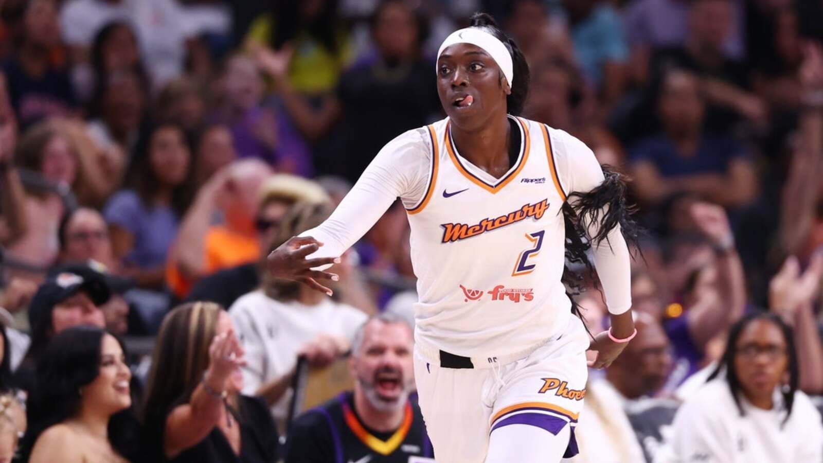 https://www.yardbarker.com/media/f/c/fc65964698f4897d8023128f2b958dfdd57c32b1/thumb_16x9/kahleah-copper-alyssa-thomas-carry-mercury-past.jpg
