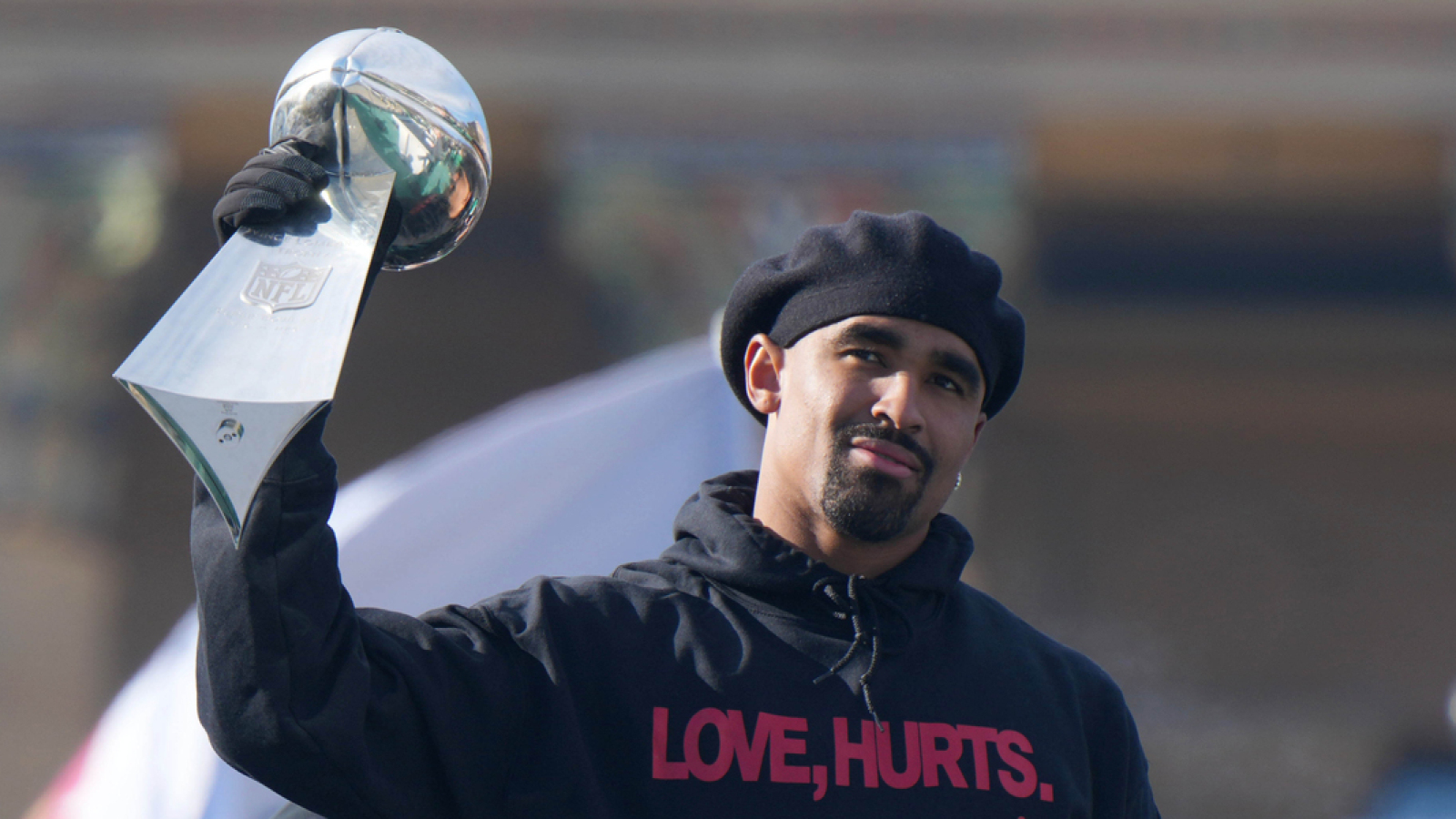 https://www.yardbarker.com/media/f/c/fc7c89703275fac5430b46124b37440da82c13d1/thumb_16x9/super-bowl-winning-starting-qbs-quiz.jpg?v=2