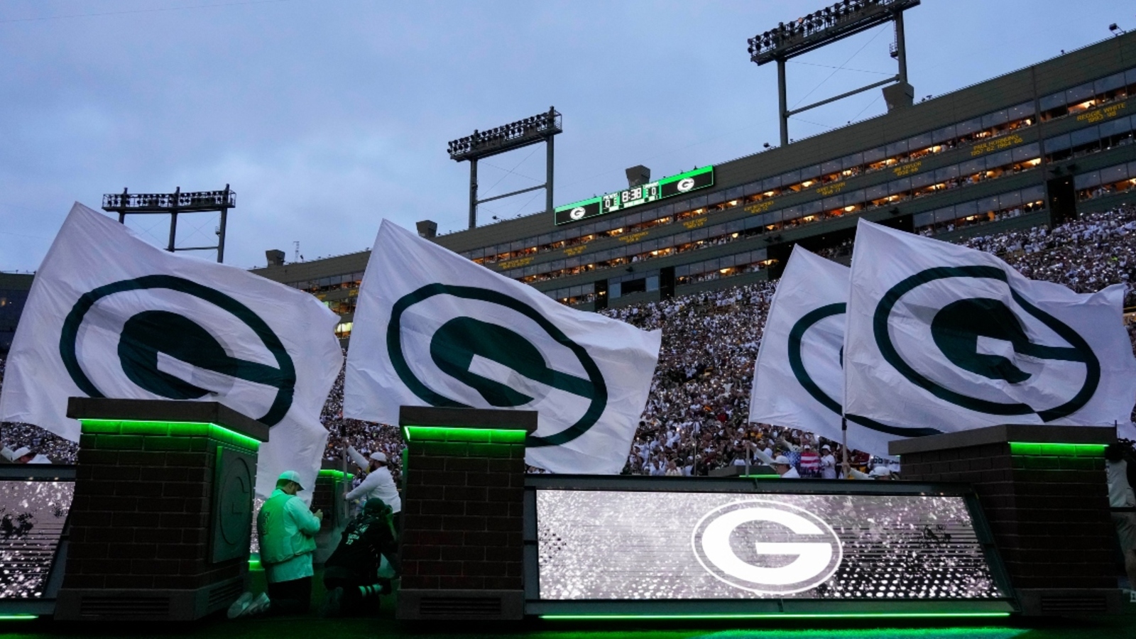 Locker room catches fire at Green Bay Packers’ Lambeau Field, causes ...