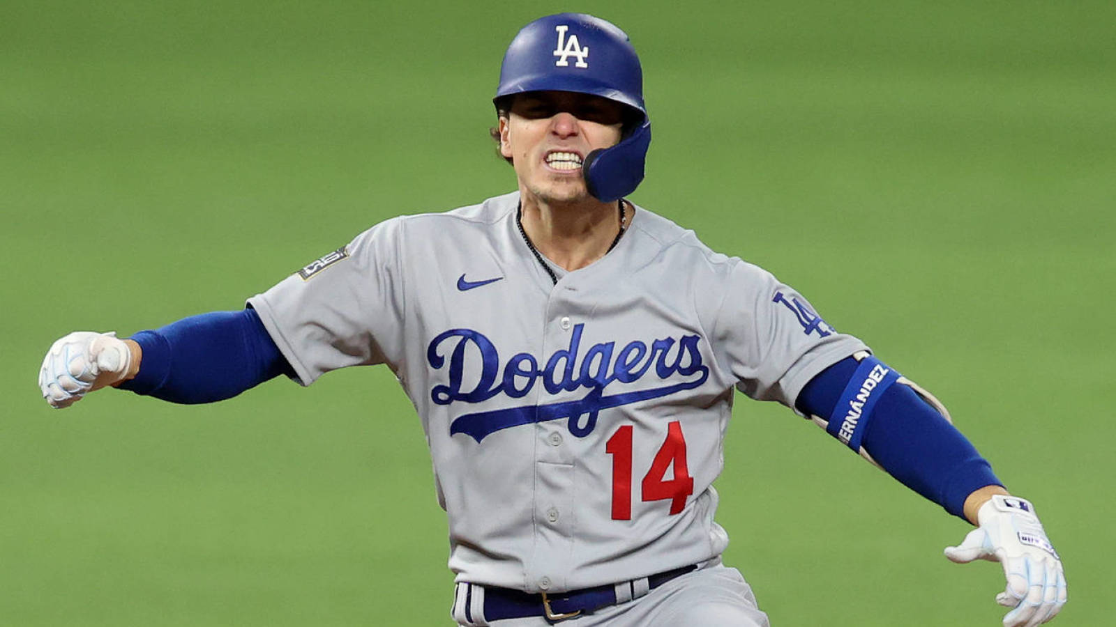 Enrique Hernandez signs with Red Sox, could start at 2B | Yardbarker