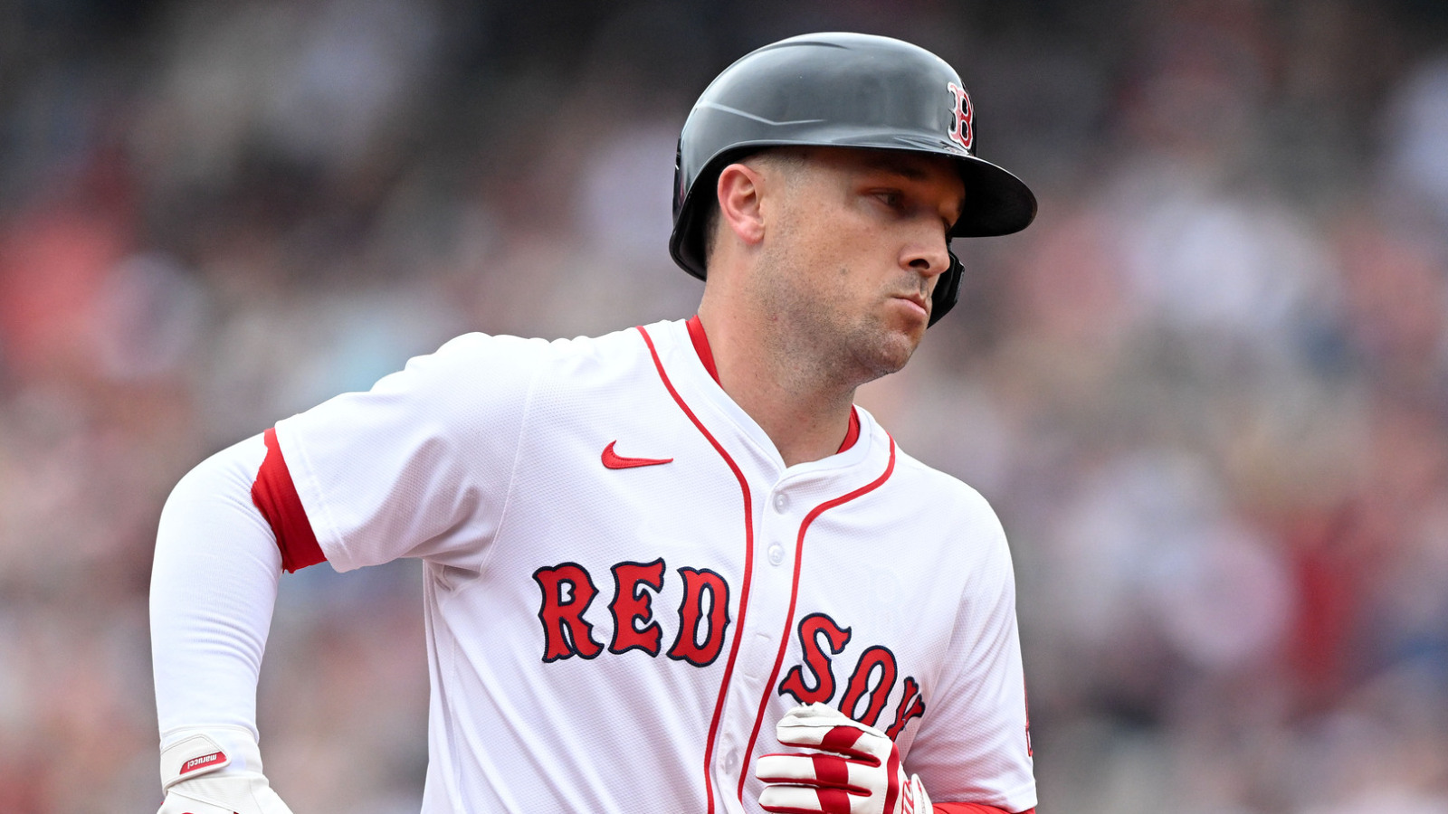 https://www.yardbarker.com/media/f/c/fce0a4bd91cc7f7a50c6ab33e161a268b8d22d43/thumb_16x9/red-sox-star-wait-until-offseason-discuss-contract.jpg?v=1