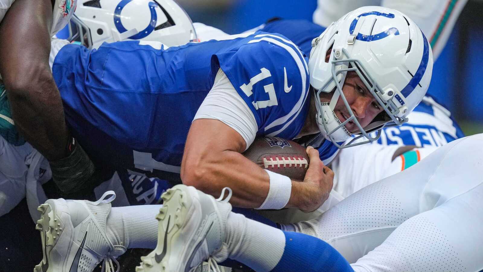 https://www.yardbarker.com/media/f/c/fce5780f2c410afb2c189a13c319dbb3f7bf3c61/thumb_16x9/colts-quarterback-daniel-jones-sneaks-sunday.jpg?v=1