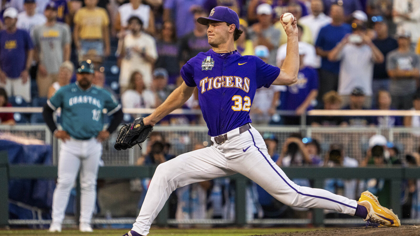 https://www.yardbarker.com/media/f/d/fd30d3e7e7ae8a3fc2b80aceaeb74b612ea5a3f2/thumb_16x9/jun-21-2025-omaha-neb-usa-lsu-tigers-starting.jpg
