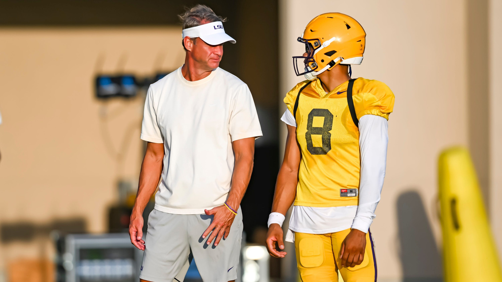 https://www.yardbarker.com/media/f/d/fd572878491475eb480fa3222325b4047bd160e6/thumb_16x9/lane-kiffin-lsu-love-prediction.jpg