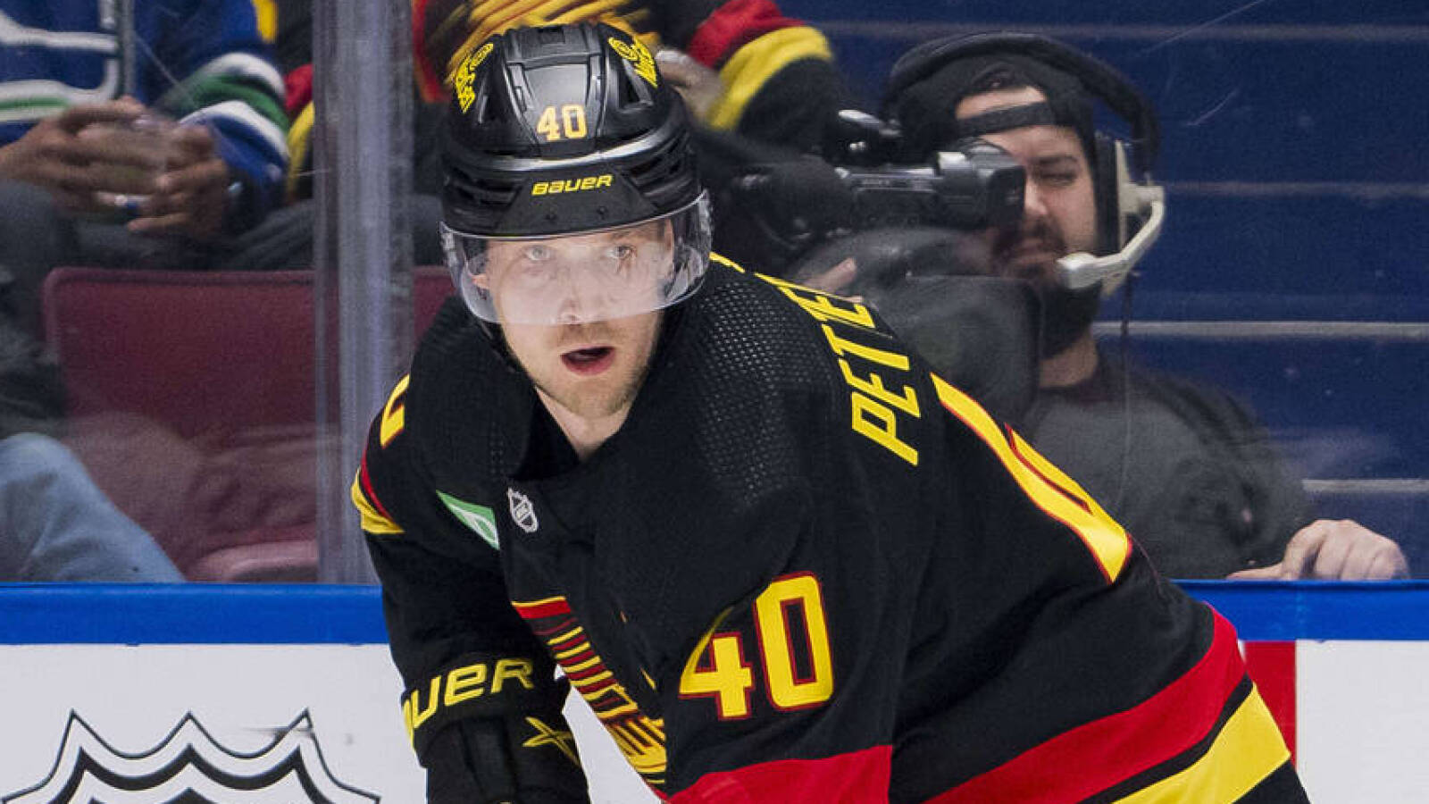 Canucks sign four-time All-Star to lofty extension