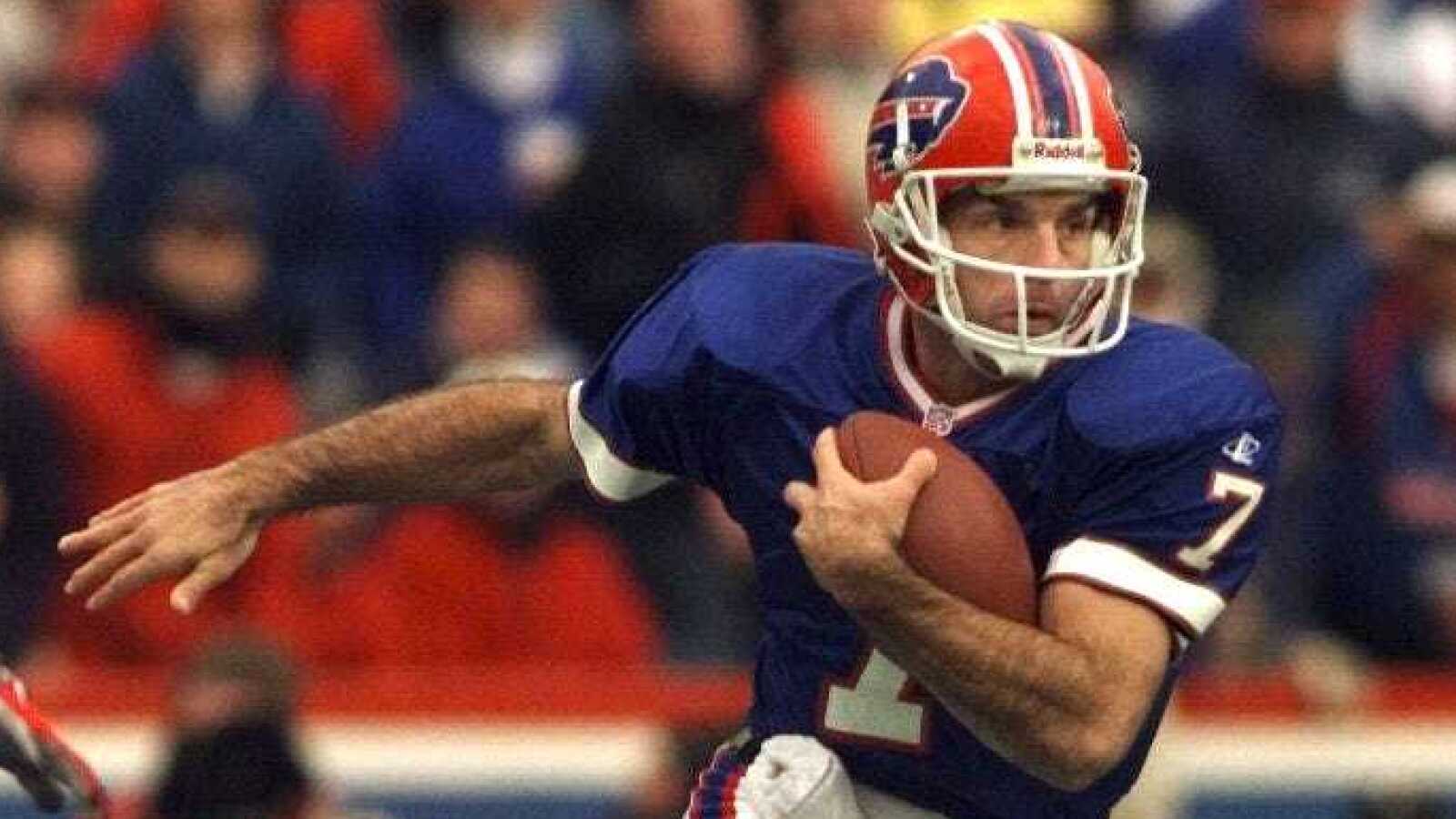 https://www.yardbarker.com/media/f/d/fd651bd6fe986902bf0b229af58579c6ae2a2916/thumb_16x9/nfl-qbs-50-passing-touchdowns-35-older-quiz.jpg?v=1