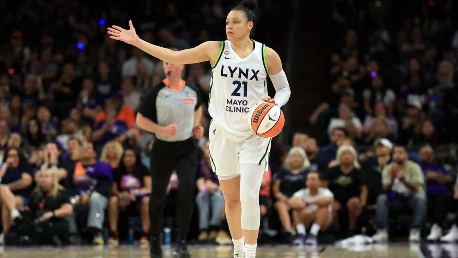 Lynx ignoring doubters, heading into matchup vs. Sky | Yardbarker