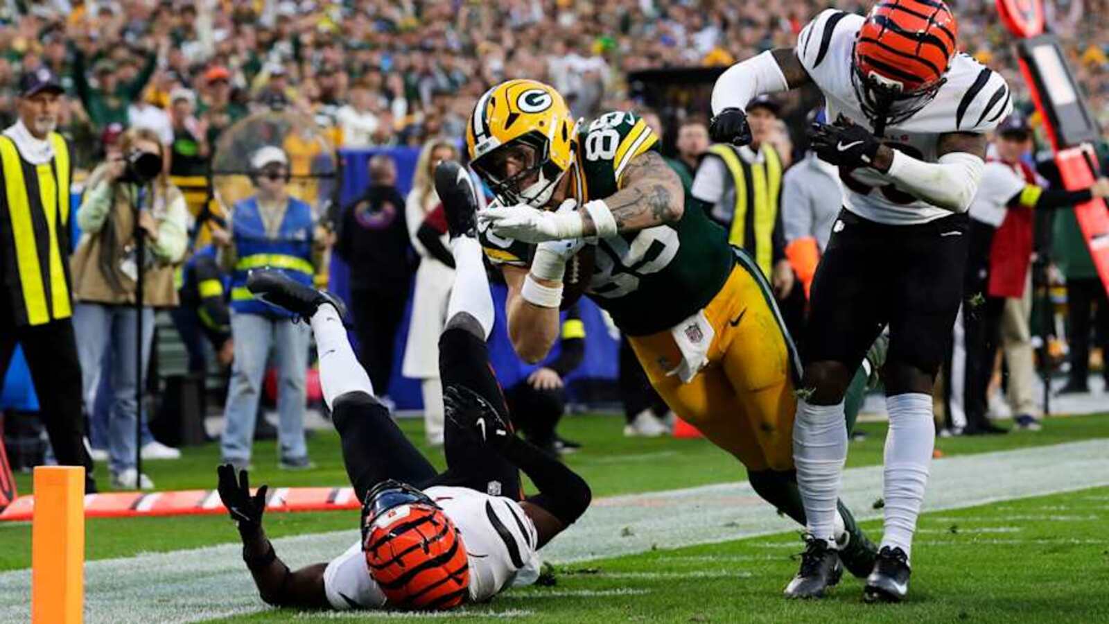 Film Review of Bengals' Defensive Ends Ahead of Primetime Showdown vs Steelers