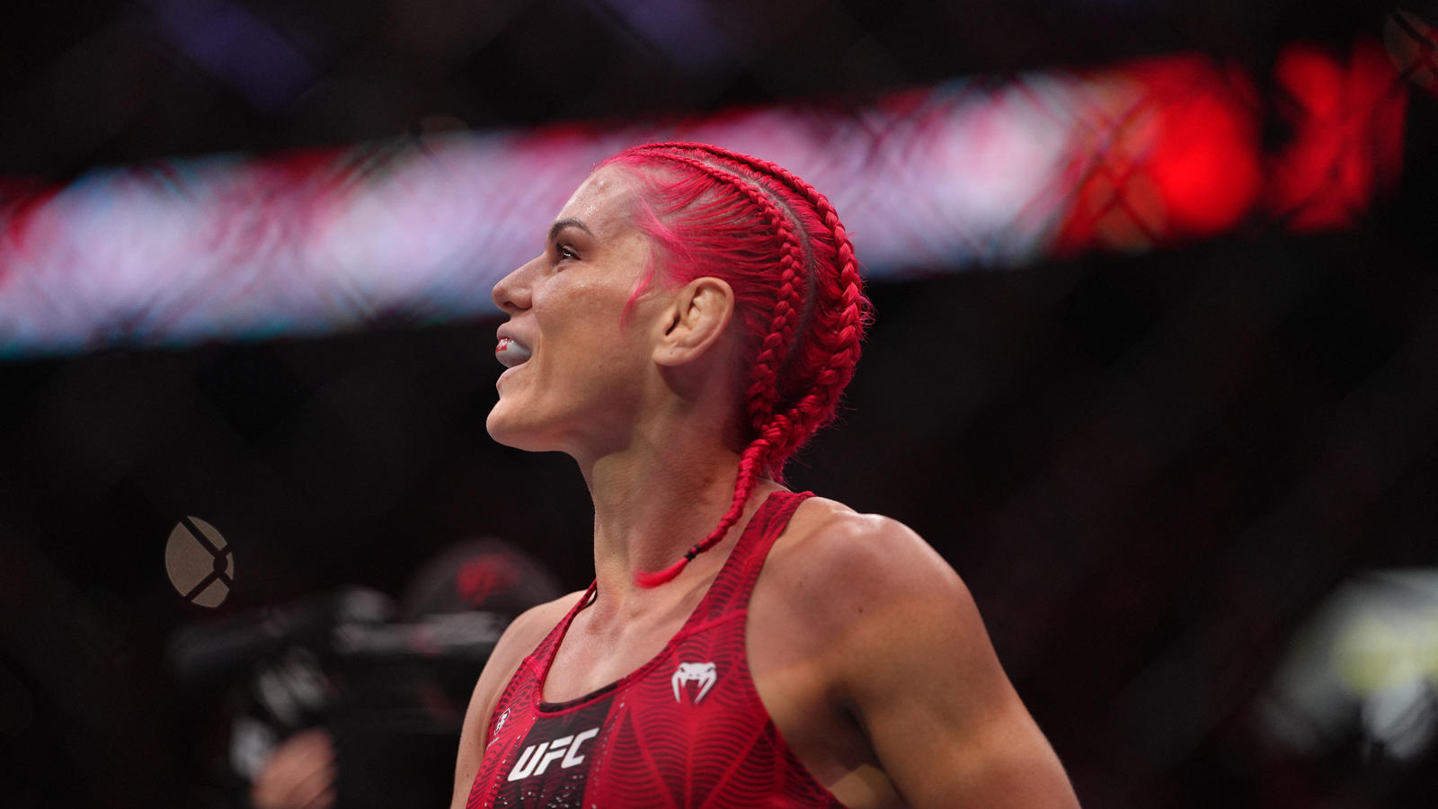 Gillian Robertson Questions Din Thomas's Apology After UFC 330