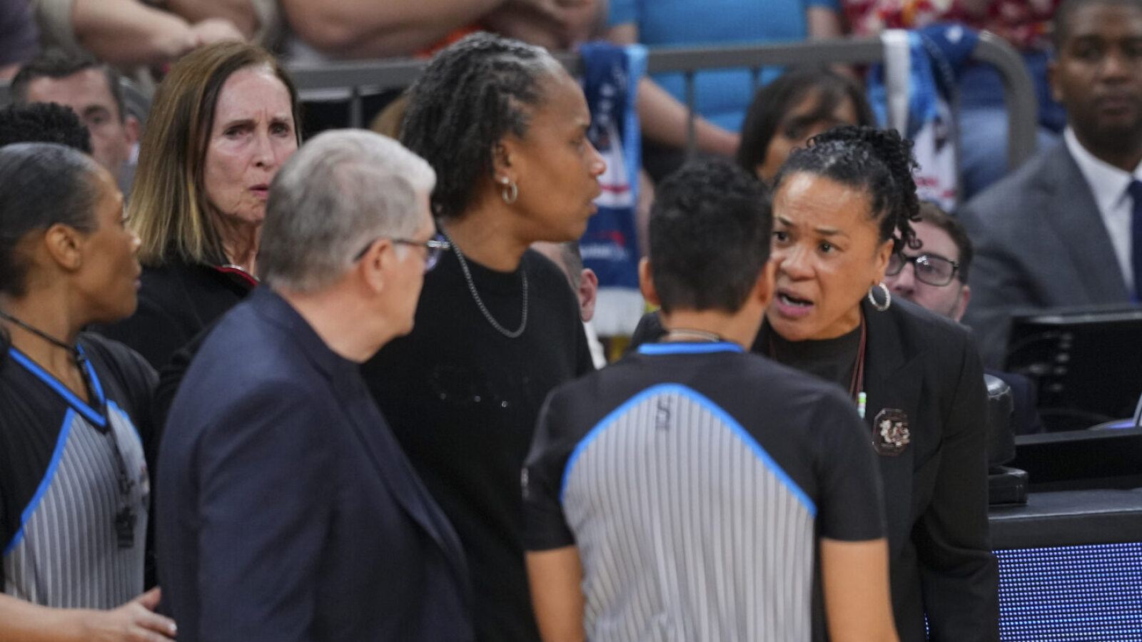 UConn's Geno Auriemma issues statement, finally apologizes to Dawn Staley