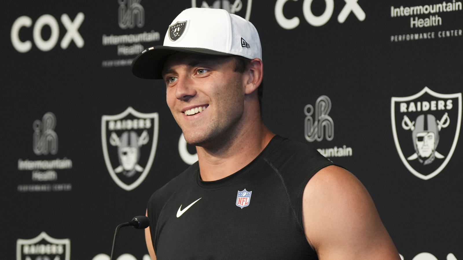 https://www.yardbarker.com/media/f/e/febe08c92b878b3437974ce073f6edd1b5b007dd/thumb_16x9/raiders-officially-on-brock-bowers-watch-latest.jpg?v=1