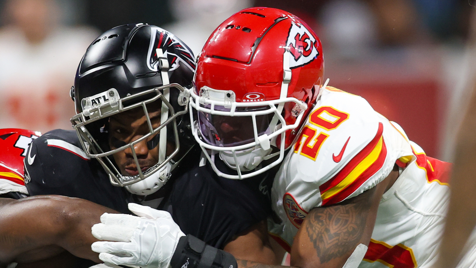 Watch: Chiefs stuff Falcons on fourth down, improve to 3-0