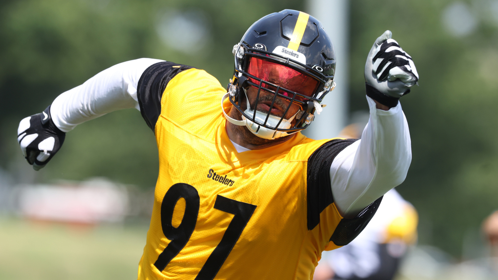 https://www.yardbarker.com/media/f/f/ff657d79835c0635f287da0e82930ecff7ff2143/thumb_16x9/steelers-two-big-contract-issues-worry.jpg?v=1