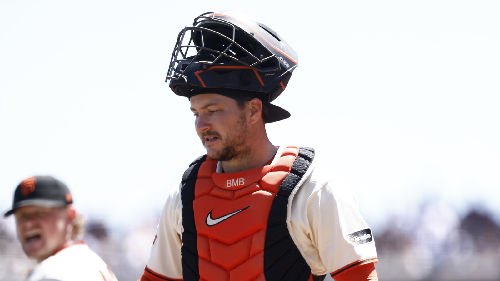 https://www.yardbarker.com/media/f/f/ff8eb13c78a3cc41f89f19a548ac42b9f05d0767/thumb_16x9/guardians-add-another-option-catcher-trade-giants.jpg?v=1