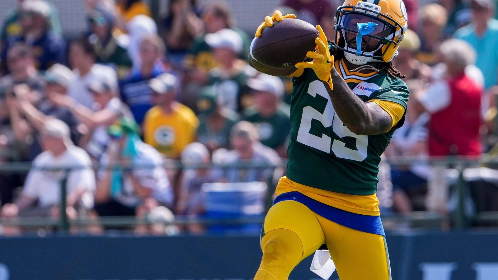 Packers Take Cautious Approach with Cornerback Keisean Nixon's Contract
