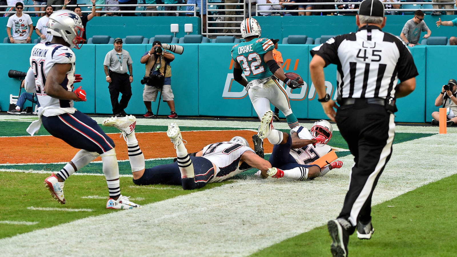 Fans react to Dolphins beating Patriots with 'Miracle in Miami
